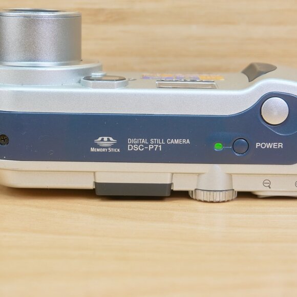 Sony Cyber-shot DSC-P71 3.2MP Digital Camera, 3X Optical Zoom, Made in Japan - Picture 6 of 8